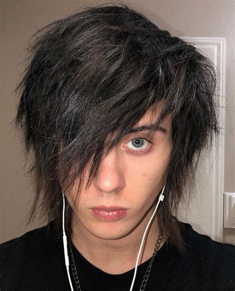 Cute Emo Hairstyles That'll Make You Feel Edgy And Adorable - hinoandblood