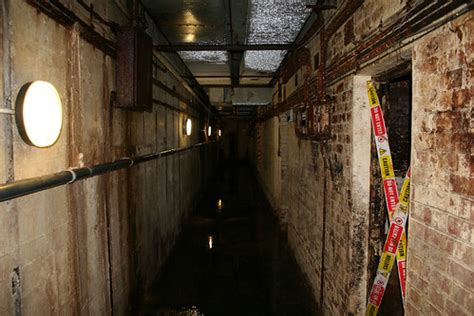 Going inside a decaying WW2 Bunker underneath North London