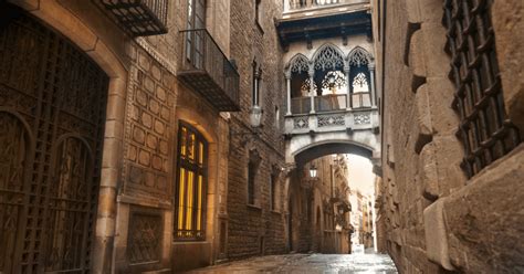 Barcelona Gothic Quarter and Tapas Tour - Through Eternity Tours