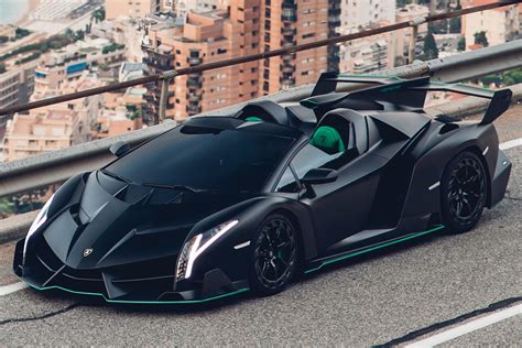 Une Lamborghini Veneno Roadster en vente à Paris le 5 février