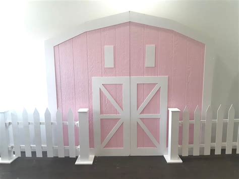 Pink Barn House - Barn Theme