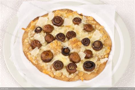 Cheesy Mushroom Pizza Recipe | RecipeLand