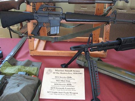 Marine Corps Weapon and Gear Display | Guns | Pinterest | Photos ...