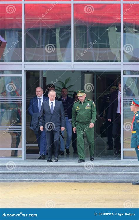 Vladimir Putin E Sergey Shoygu Fotografia Editoriale - Immagine di ...