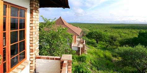 Etosha Safari Lodge - Lodge souh of the Etosha National Park