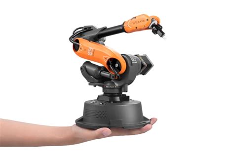 Mirobot’s 6 Axis Robot Lends a Hand on Your Desktop | Man of Many