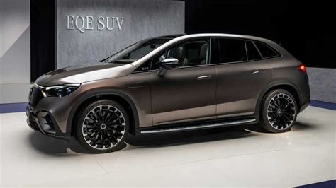 2024 Mercedes-Benz EQE SUV, AMG variant detailed in walkaround videos