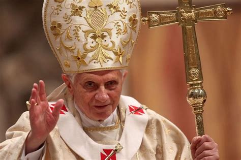 Deede Uche's World: POPE BENEDICT XVI TO RESIGN ON FEBRUARY 28, 2013.