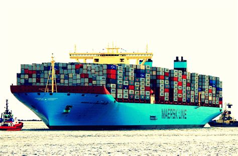 Ultra Large Container Ships: All You Need To Know - marinersgalaxy