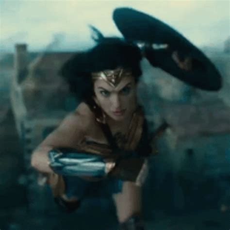 Gal Gadot Wonder Woman GIF | GIFDB.com