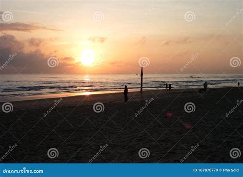 Da Nang My Khe Beach Sunrise Stock Image - Image of attractive, hanh ...