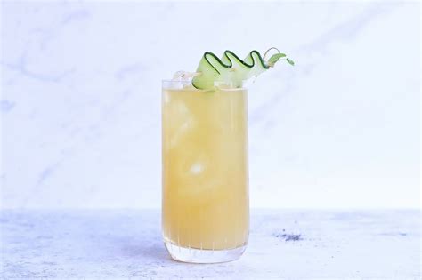 Rum and Ginger Ale Cocktail Recipe | Saucey Blog