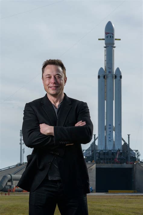 Falcon Heavy, in a Roar of Thunder, Carries SpaceX’s Ambition Into ...