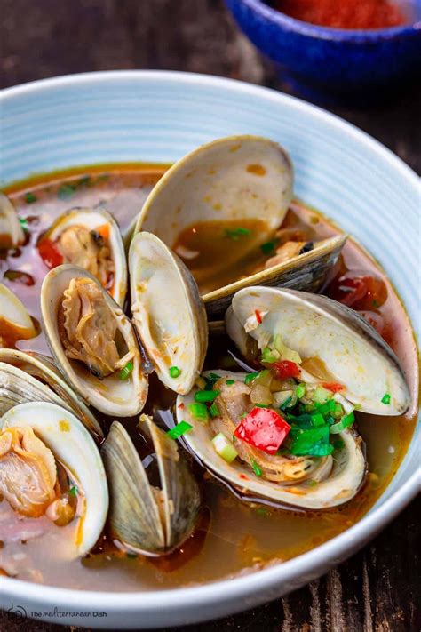 Hands down the BEST steamed clams recipe we've tried! And super easy to ...