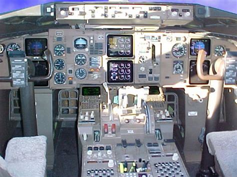 Jet Airlines: Boeing 757 cockpit