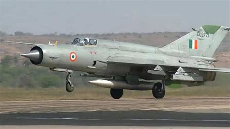 Explained: Reasons why the Indian Air Force is still flying MiG-21 ...