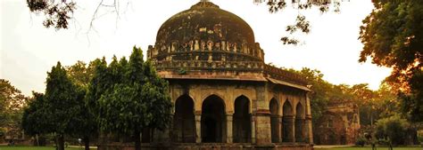 Lodi Tomb in New Delhi - Historical Monuments, Tourist Attractions