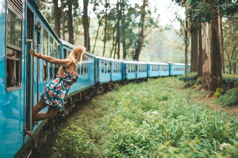 KANDY TO ELLA TRAIN: MOST SCENIC TRAIN RIDE IN SRI LANKA - Journey Era