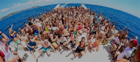 Boat Parties in Zakynthos | A Complete Guide | Welcometozante