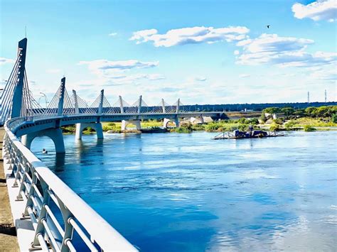 Kazungula Bridge between Botswana and Zambia officially open