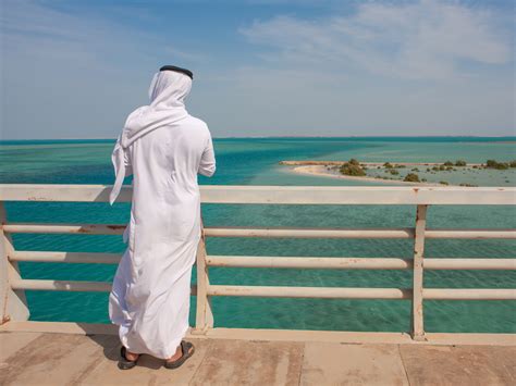 Saudi Arabia Seeks Private Money to Transform Red Sea Beaches - Bloomberg