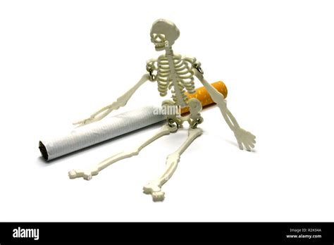 Skeleton smoking cigarette hi-res stock photography and images - Alamy