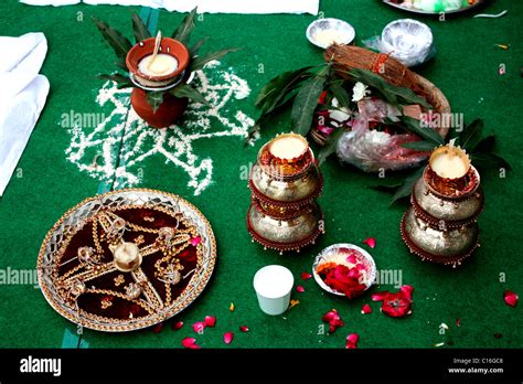 Hindu worship items Stock Photo - Alamy