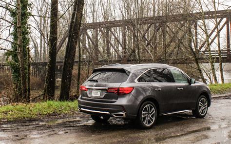 New Acura MDX Sport Hybrid exhibits poise, refinement - CNET