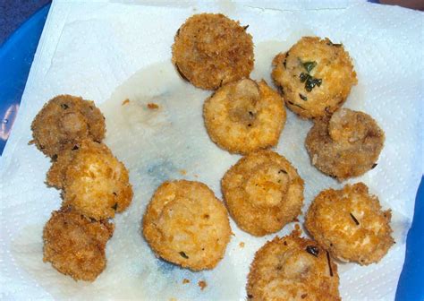 A Student Food Extra-vegan-za: Crumbed Mushrooms