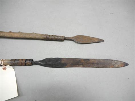 HUNTING TYPE SPEARS LOT - Switzer's Auction & Appraisal Service