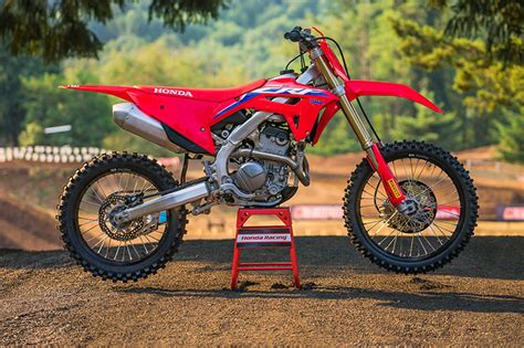 First Impression: 2022 Honda CRF250R - Dirt Bike Test