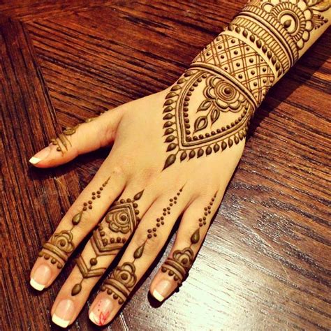 Simple Mehndi Designs | One Hand Mehndi Designs | New Henna Designs ...