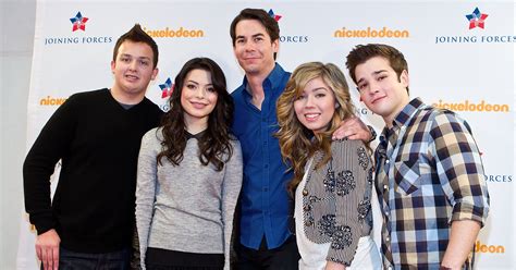 These 2 "iCarly" Cast Members Are Married Now And They're Cute AF