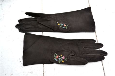 2x Vintage Embroidered Brown Suede Gloves – Classics.Life