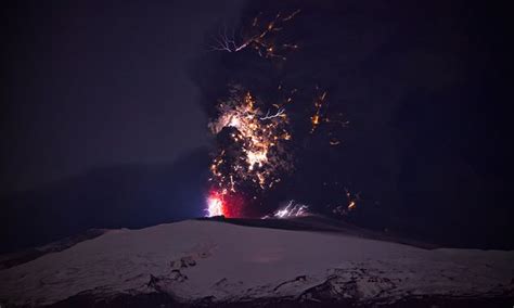 shlriseky: iceland volcano lightning pictures