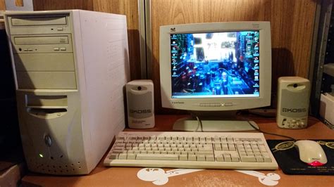 My late 90s gaming computer - Intel Pentium 3 700 MHz, 256 MB RAM, 10 ...