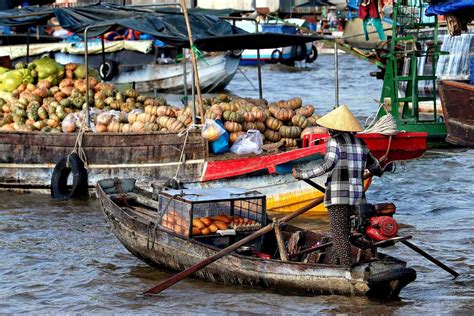 7 Floating Markets in Vietnam | Location, Timings, Photos