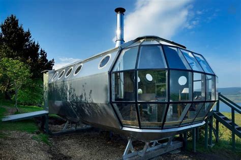 AirShip 002 Cabin Airbnb | Hypebeast