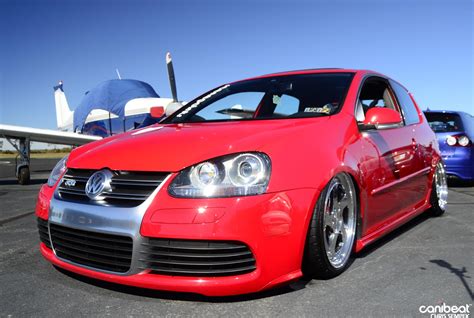 Red VW Golf Mk5 R32 with silver wheels | VW Golf Tuning