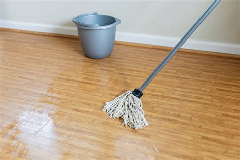 How To Wet Mop Wood Floors | Floor Roma