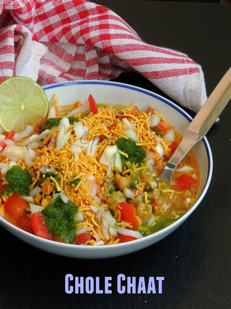 Priya's Versatile Recipes: Chole Chaat/Channa Chaat