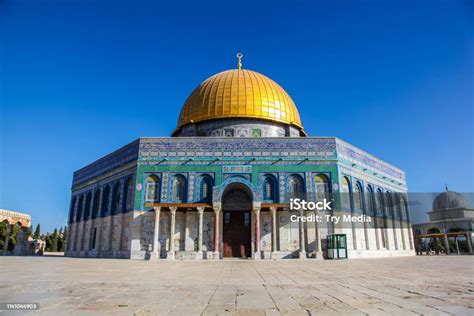 Al Aqsa Mosque On Temple Mount In Jerusalem Stock Photo - Download ...