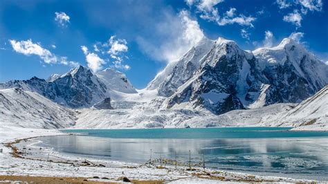 Charming Lakes That You Must Visit In Sikkim | Travelholicq