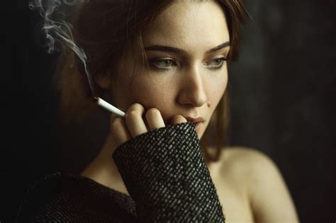 Create meme "girl portrait, Smoking girl, thoughtful girl" - Pictures ...