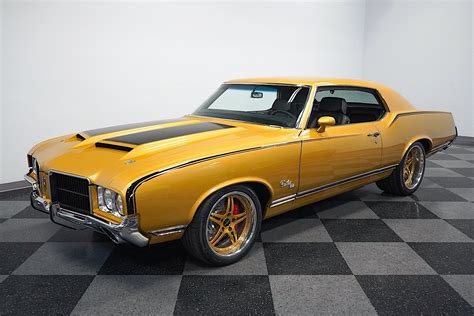 Gold 1971 Oldsmobile Cutlass Supreme SX Is One Expensive Chunk of ...