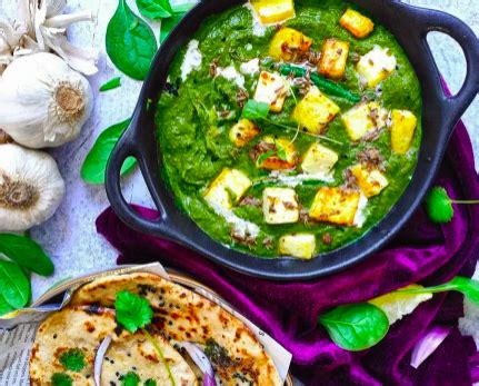 Palak Paneer with Garlic Naan - 7 Continents 2 U