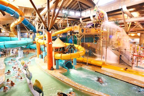 11 Best Indoors Parks in America for Splashing and Sliding