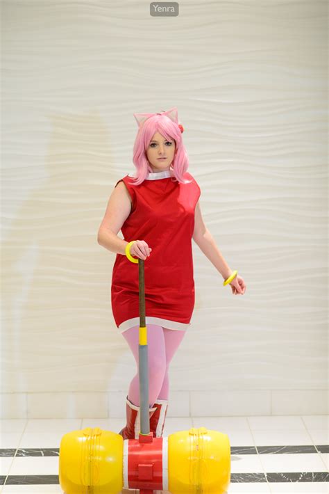 Amy Rose Cosplay