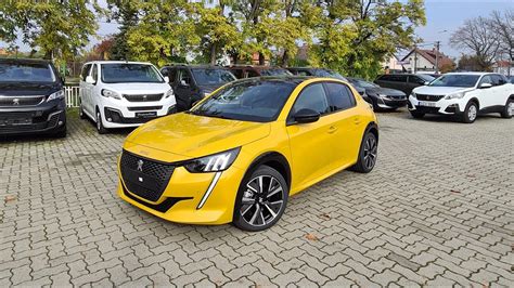 Peugeot 208 GT-Line 1.2 PureTech 100 EAT8 Faro Yellow - YouTube