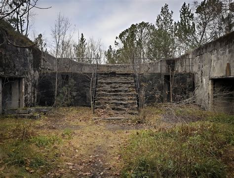 Abandoned coastal fort from 1899 : r/AbandonedPorn